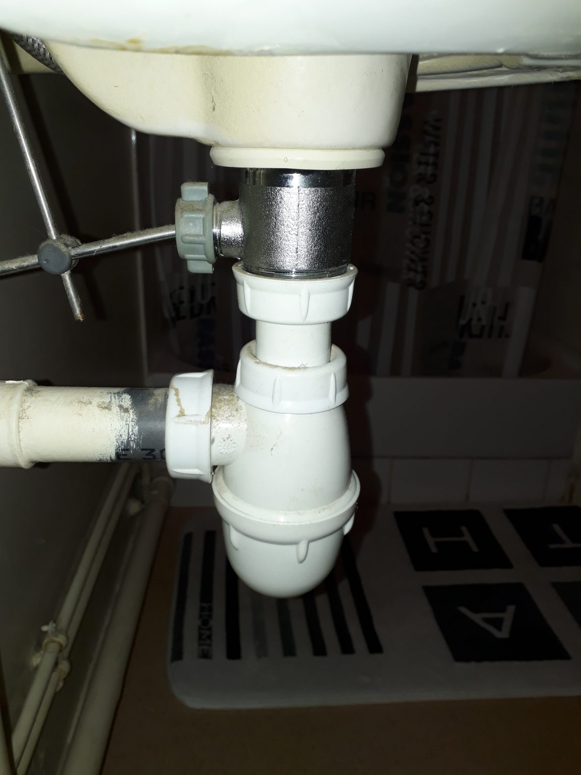 comment installer tuyau d évacuation machine à laver
