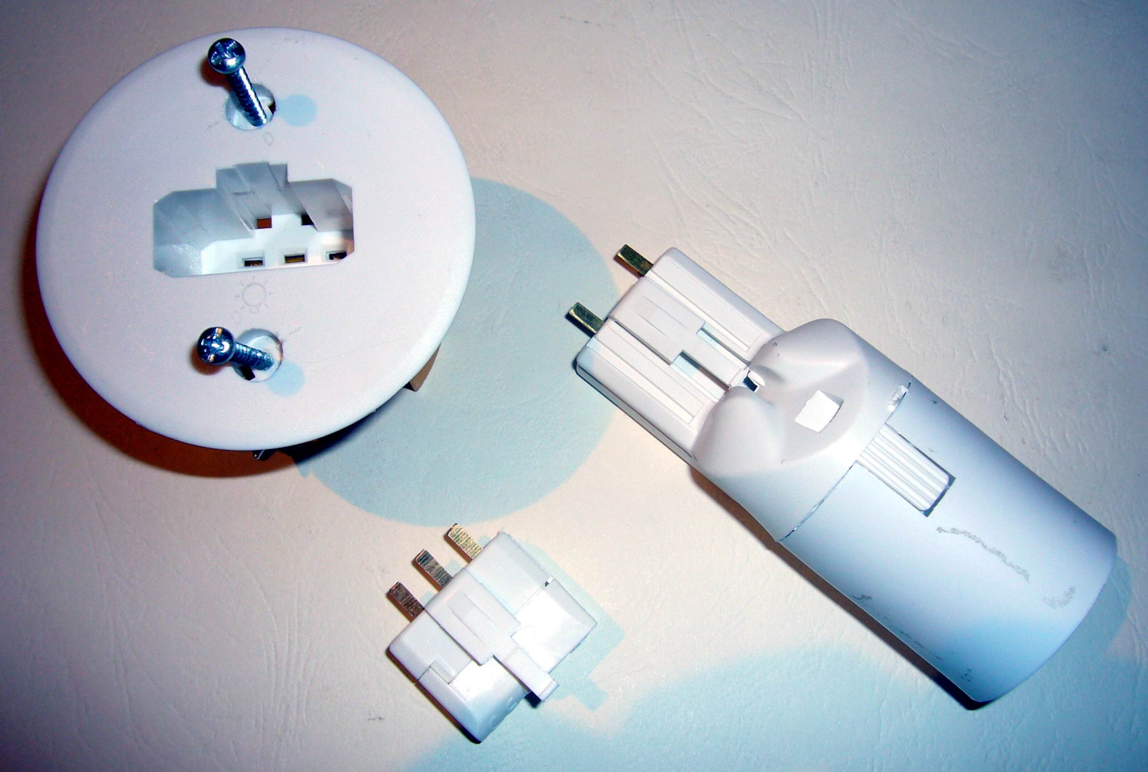 Comment brancher des fils électriques sur une douille ?